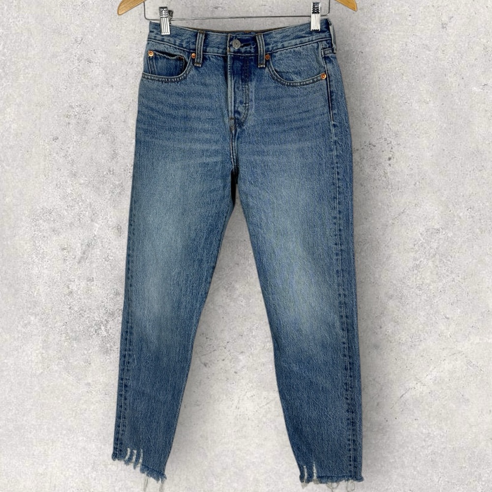 Levis Wedgie Button Fly High Rise Jeans Womens Size‎ 25 Raw Hem Denim Minimalist